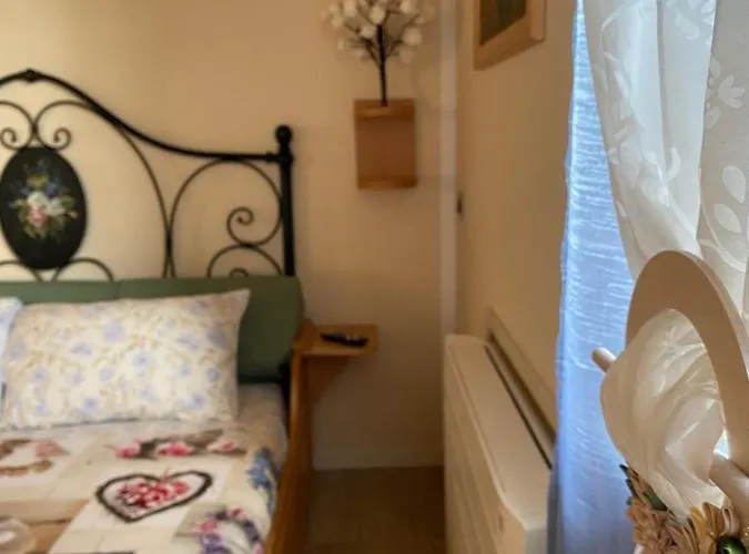 Roseto Holidays Azzurro Couette-café